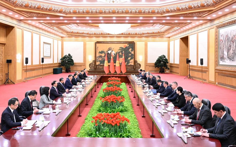 Xi holds talks with Kyrgyz president