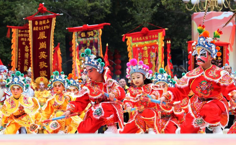 Celebrating Spring Festival with Yingge dance in south China's Guangdong