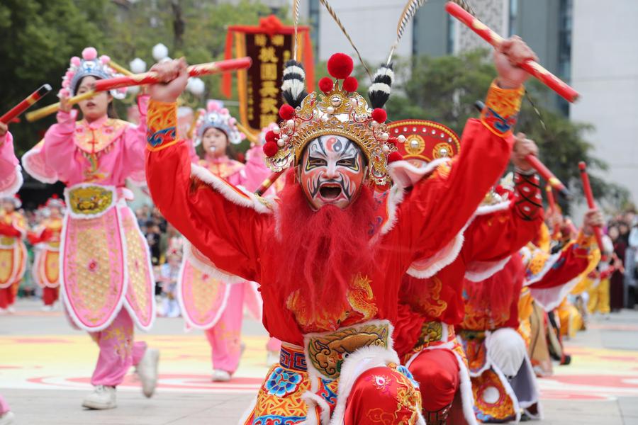 Culture&Life | Celebrating Spring Festival with Yingge dance in south China's Guangdong