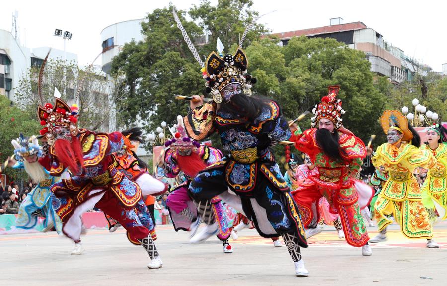 Celebrating Spring Festival with Yingge dance in south China's Guangdong