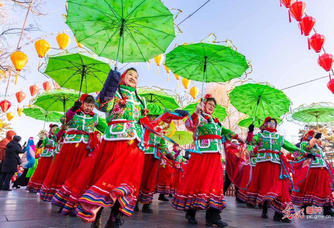 Temple fair in Hohhot, N China's Inner Mongolia