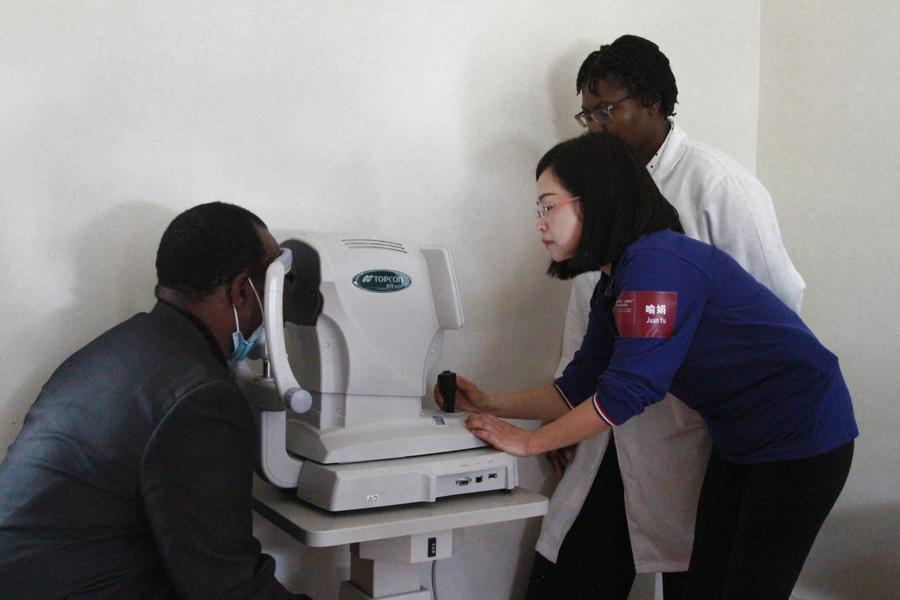 Chinese doctors to provide free surgeries for 600 cataract patients in Zimbabwe