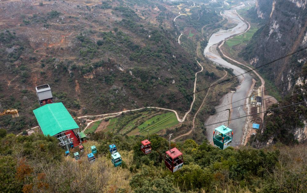 Facilities of scenic area help shorten children's journey to school in China's Yunnan