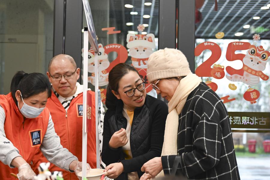 ChineseToday | An NPC deputy's devotion to whole-process people's democracy at doorstep