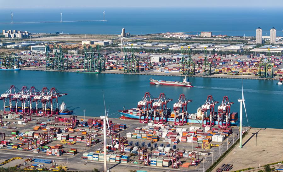 China draws foreign investment as 