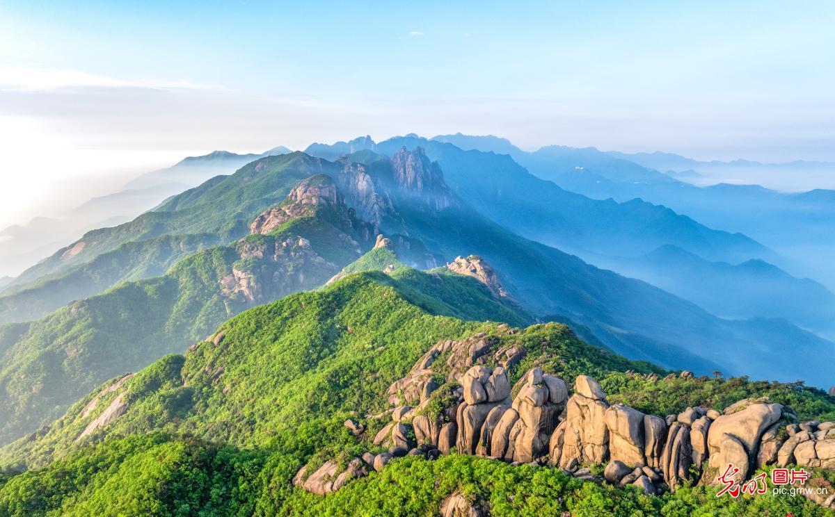 Dreamy scene at Jiuhua Mountain