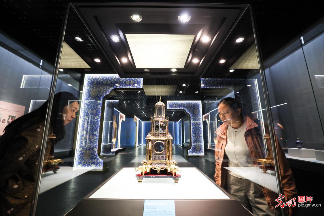 Enamel art enhibition opens at Hebei Museum