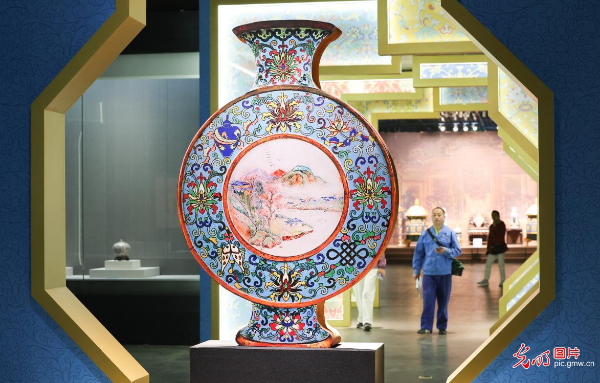 Enamel art enhibition opens at Hebei Museum