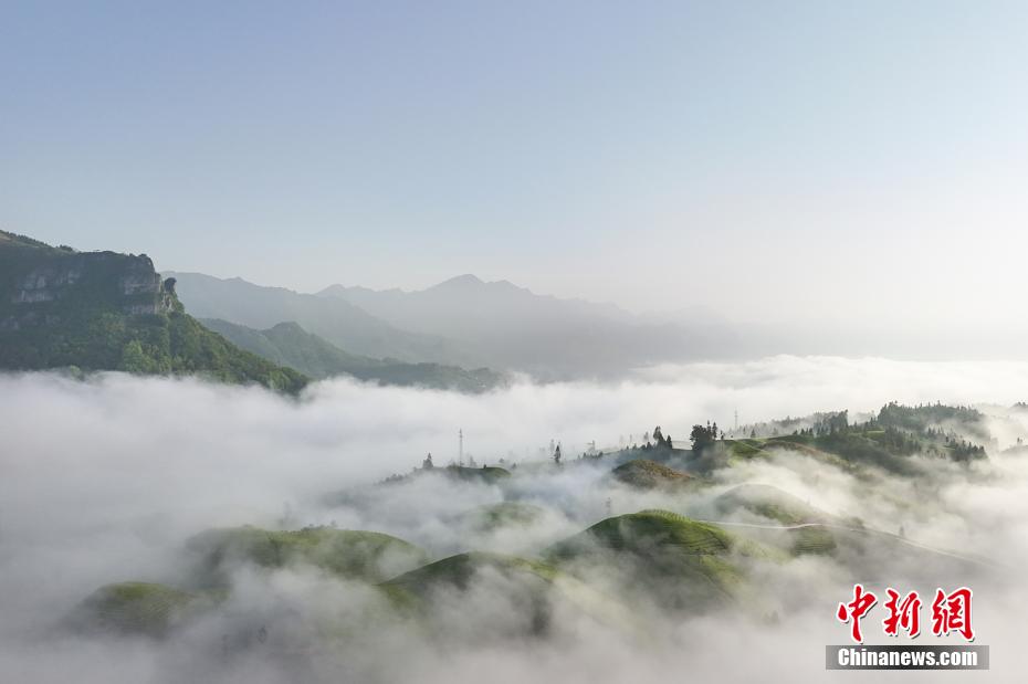 Stunning scenery of sea of clouds in C China’s Hubei Province