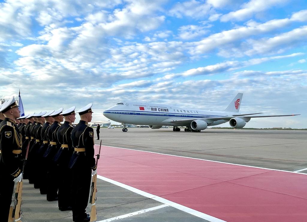 Xi says China, Russia find right path of state-to-state interactions between neighboring major countries