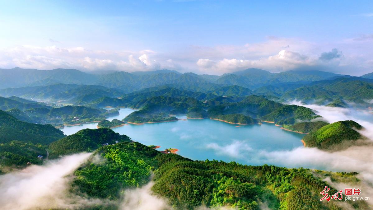 Tian Tang Lake after rainfall