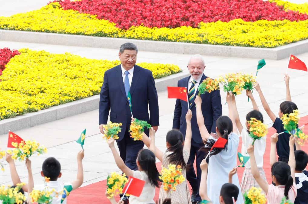Xi holds talks with Brazilian president