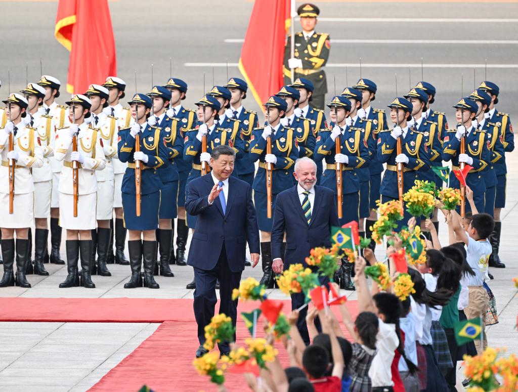 Xi holds talks with Brazilian president