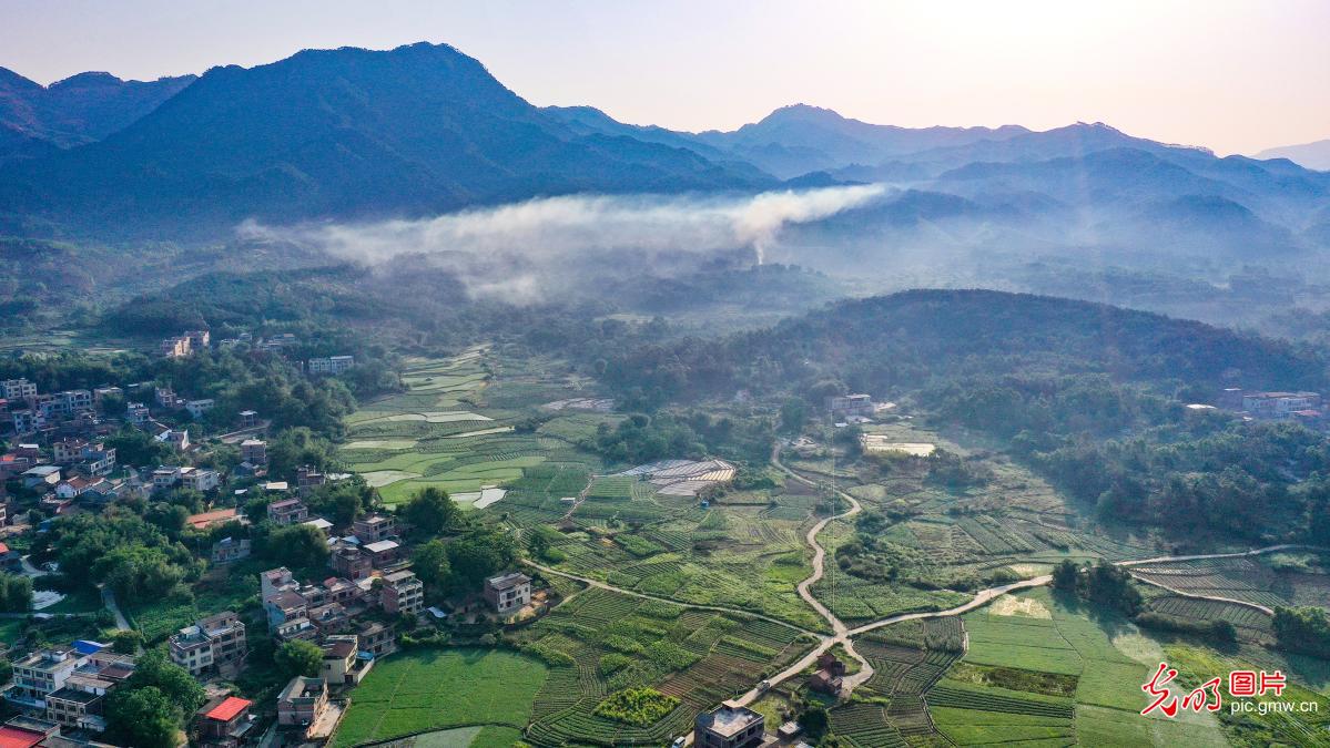 Picturesque village in S China's Guangxi
