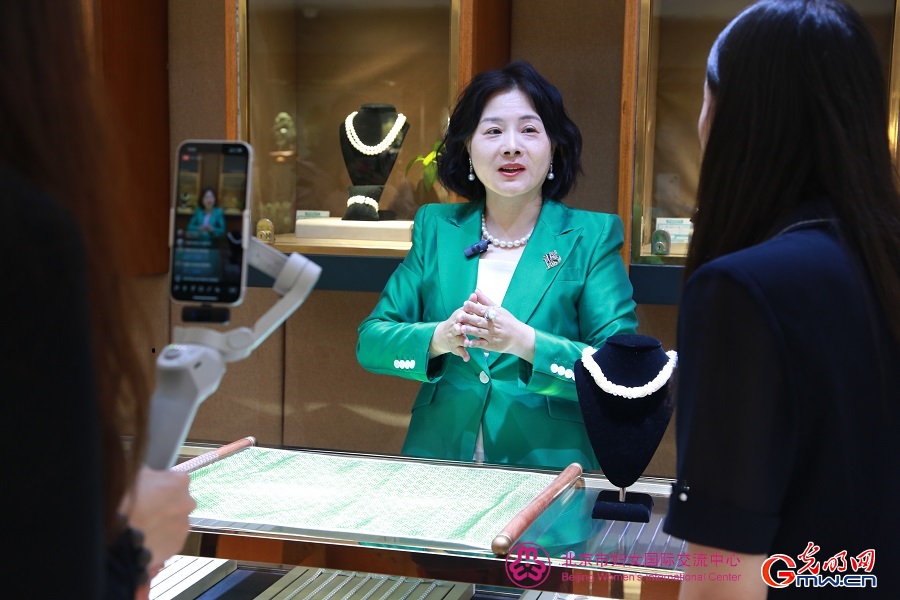 Beijing Women and Children Development Demonstration Base: Hongqiao Market