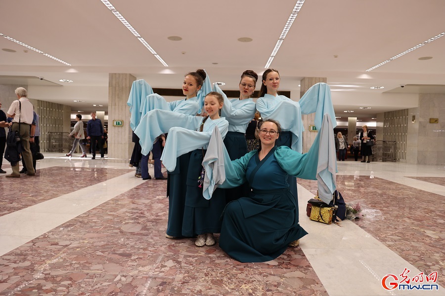 Popular Chinese dance-poetry drama shining at the Chekhov International Theatre Festival