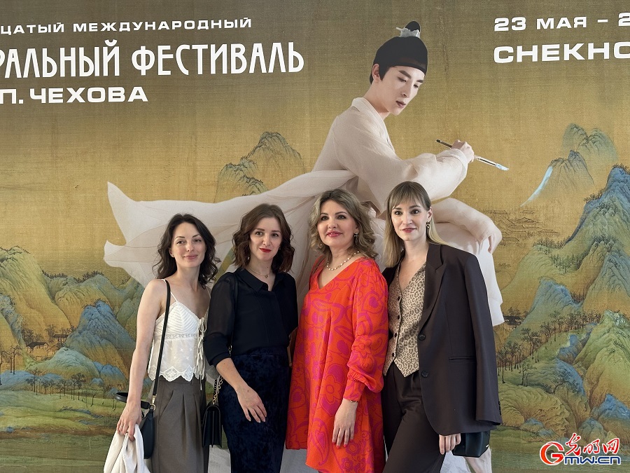 Popular Chinese dance-poetry drama shining at the Chekhov International Theatre Festival