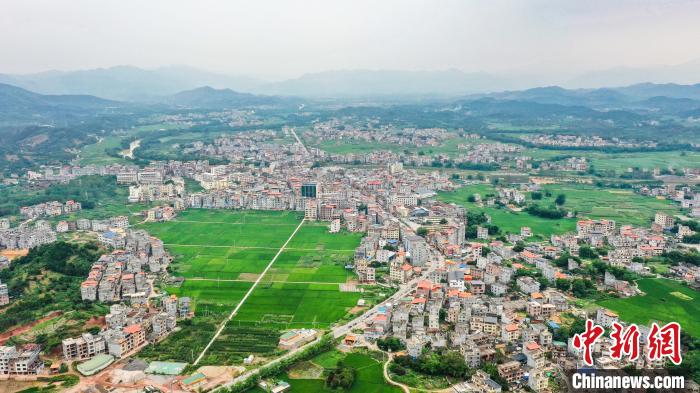Aerial view of town in S China’s Guangxi