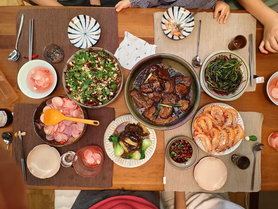 China's young kitchen wizards establishing careers as on-demand chefs