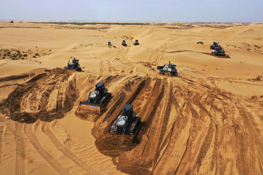 Photovoltaic projects transform sandy terrain into 