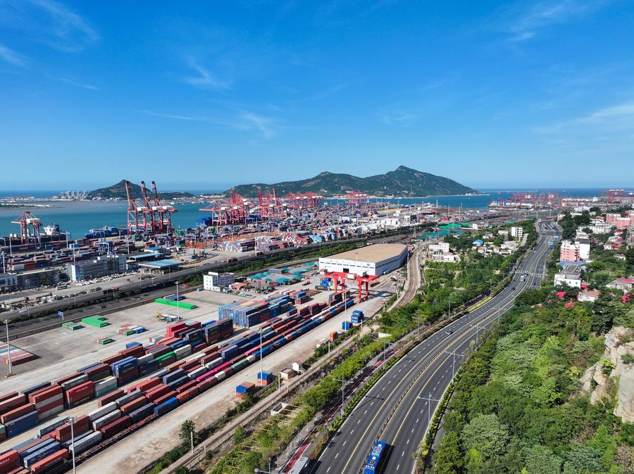 Along ancient Silk Road, Xi cultivates new bonds with Central Asia