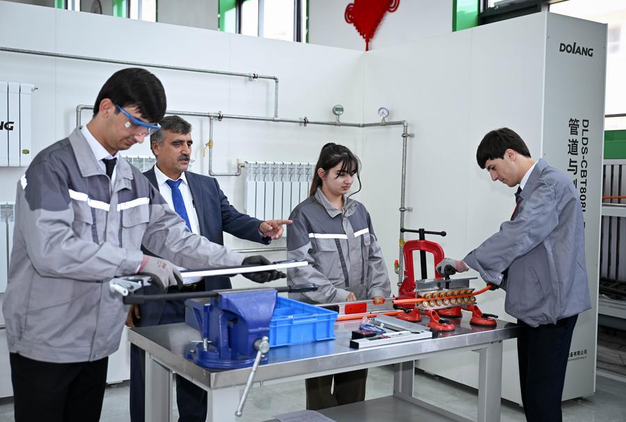 Along ancient Silk Road, Xi cultivates new bonds with Central Asia