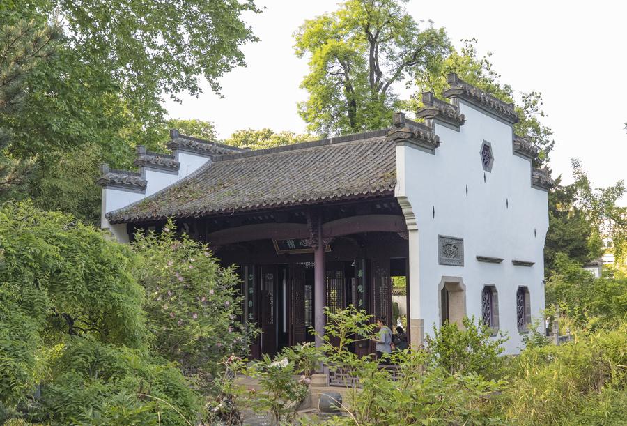 Hui-style garden connects international visitors with Chinese culture and aesthetics