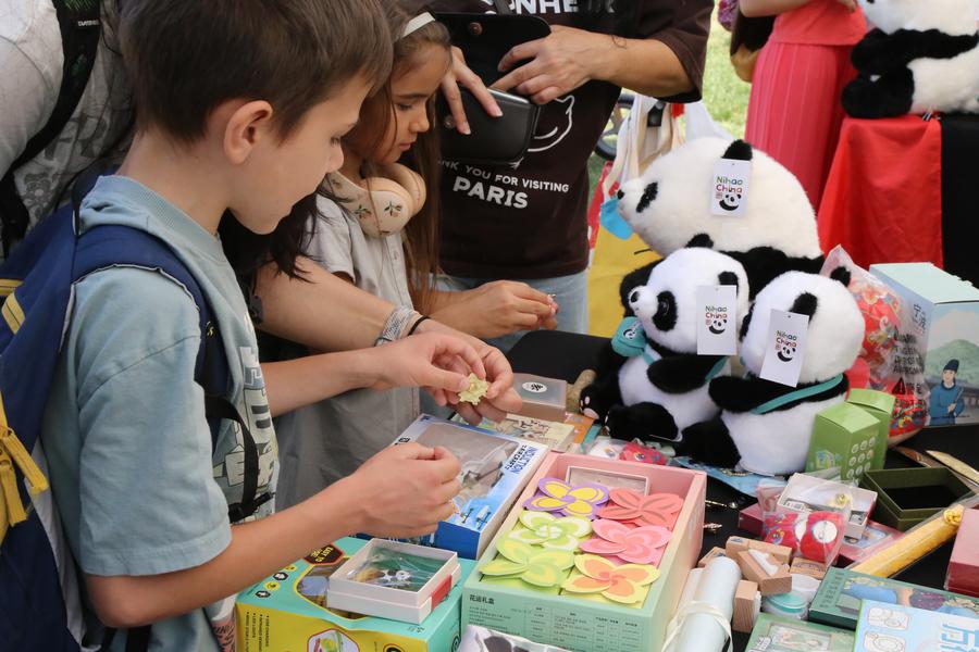 Colorful cultures shine at Asian Festival in Sofia