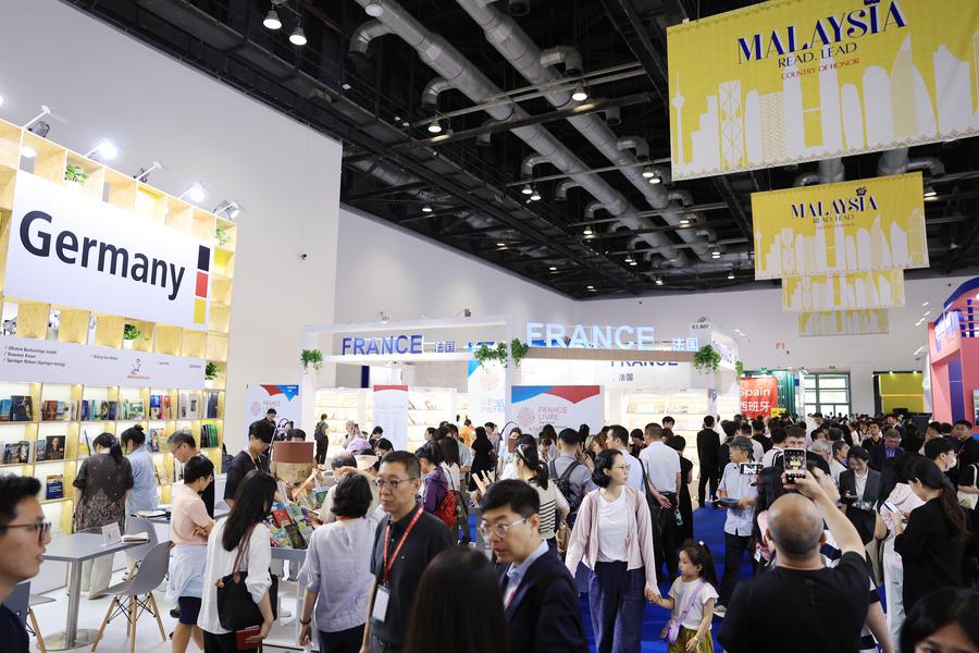 220,000 books on display at Beijing book fair