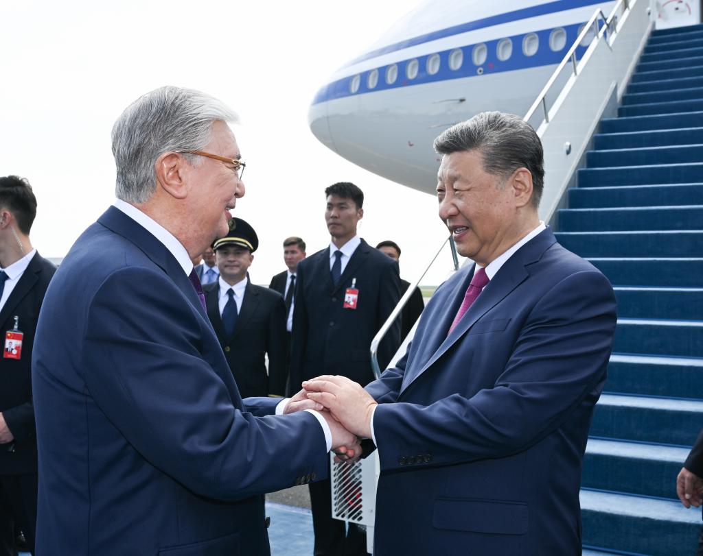 Xi leaves Astana after attending 2nd China-Central Asia Summit