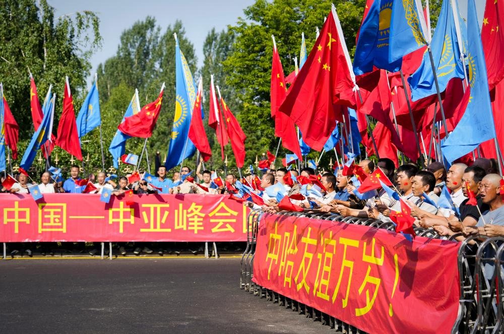Xi leaves Astana after attending 2nd China-Central Asia Summit