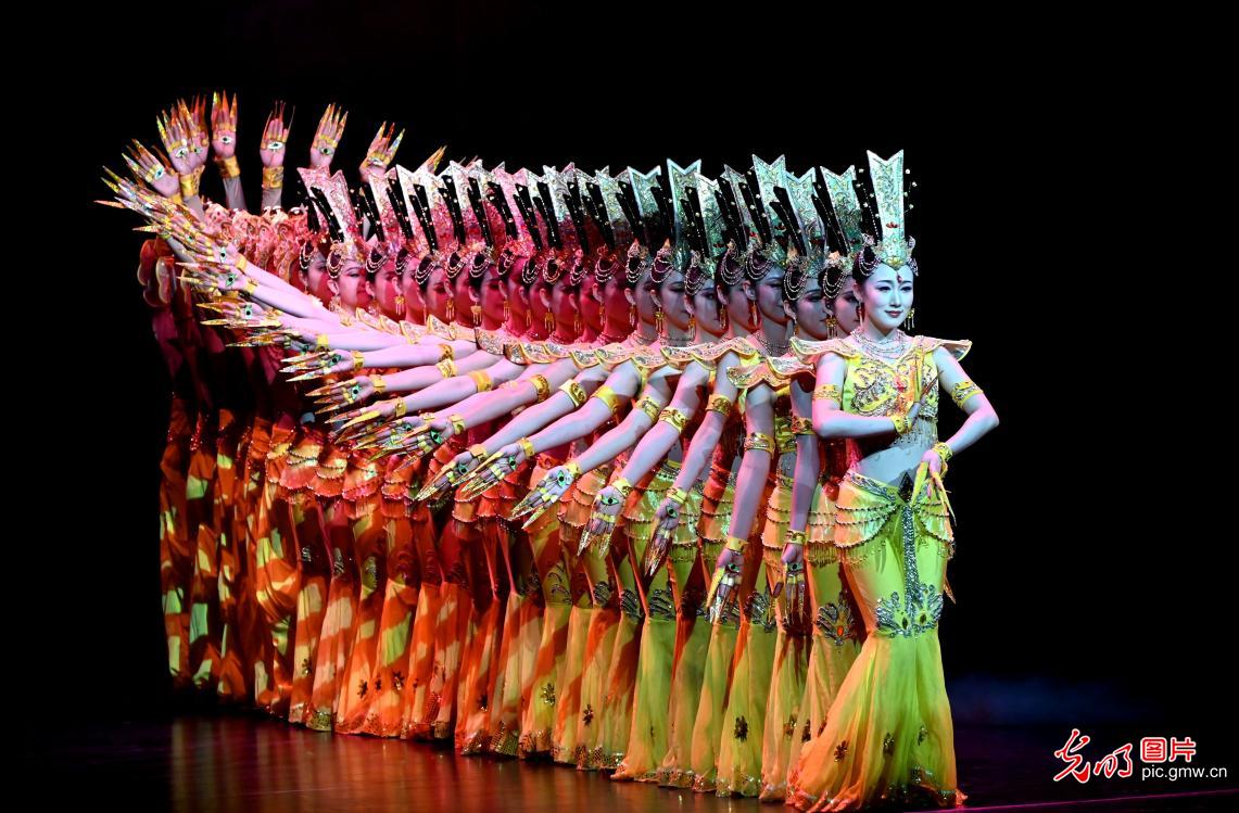 Art troupe performs Dunhuang cultural drama at grand theater in northwest China's Gansu Province