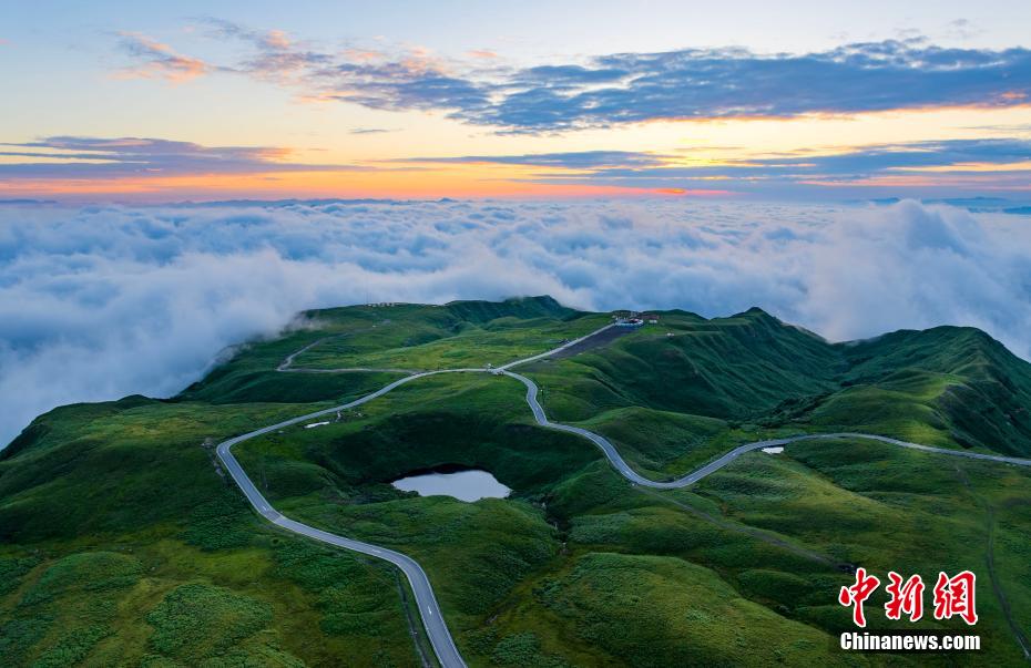 Picturesque scenery of sea of clouds in SW China’s Guizhou