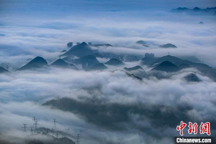 Scenery of Liupanshui in mist after rainfall in SW China’s Guizhou