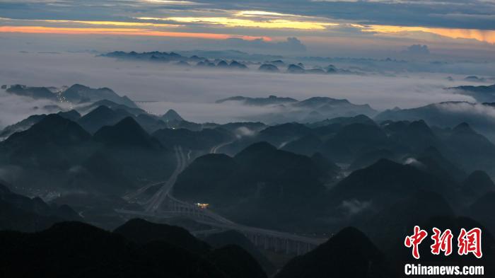 Scenery of Liupanshui in mist after rainfall in SW China’s Guizhou