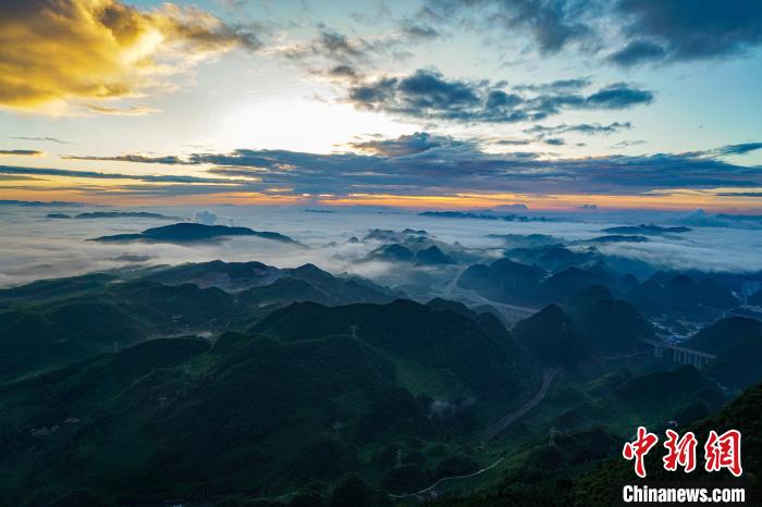 Scenery of Liupanshui in mist after rainfall in SW China’s Guizhou