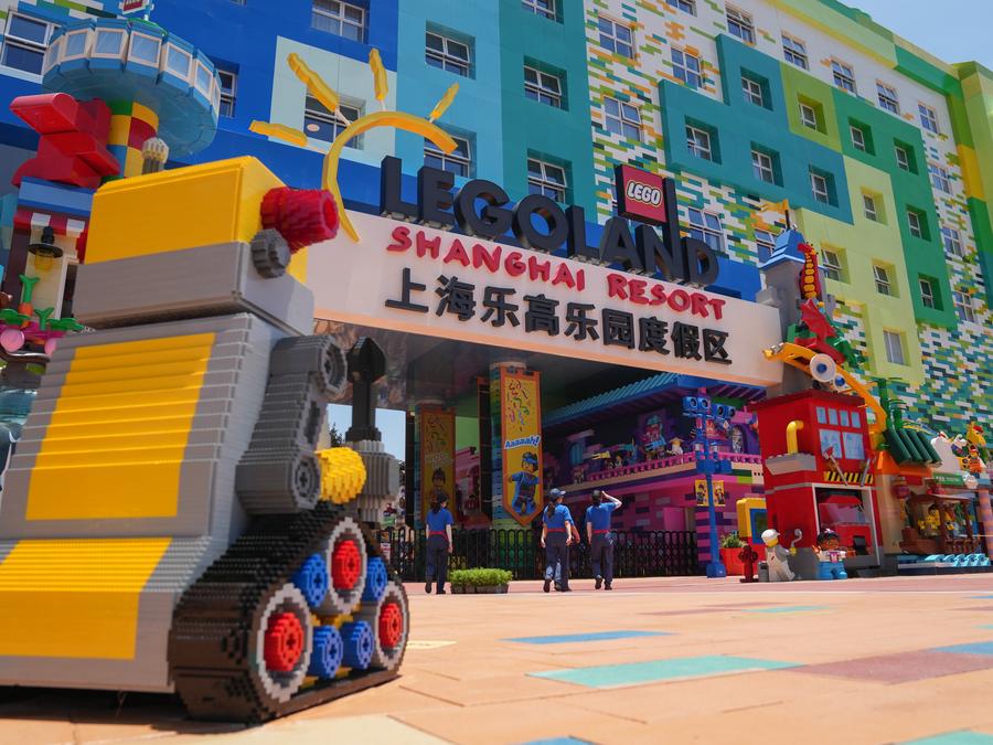 Booming theme parks highlight China's tourism, consumption potential