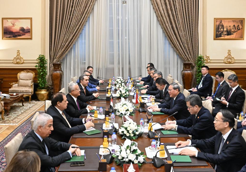 China, Egypt should consistently facilitate two-way trade, investment, Chinese premier says
