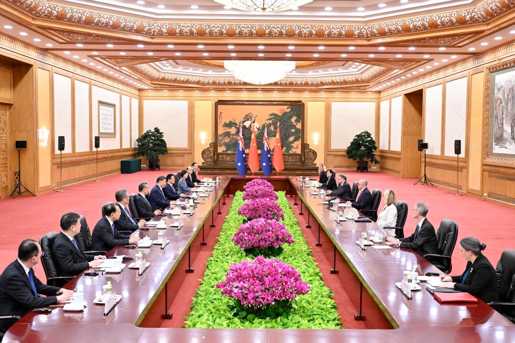 Xi meets Australian PM in Beijing
