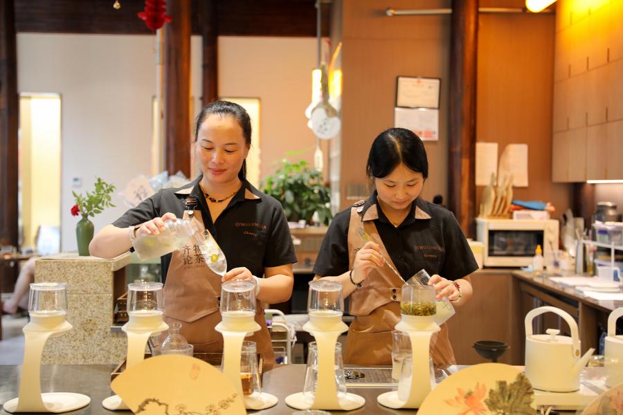 Xinhua Headlines: China's bubble tea boom brews rural growth, international presence