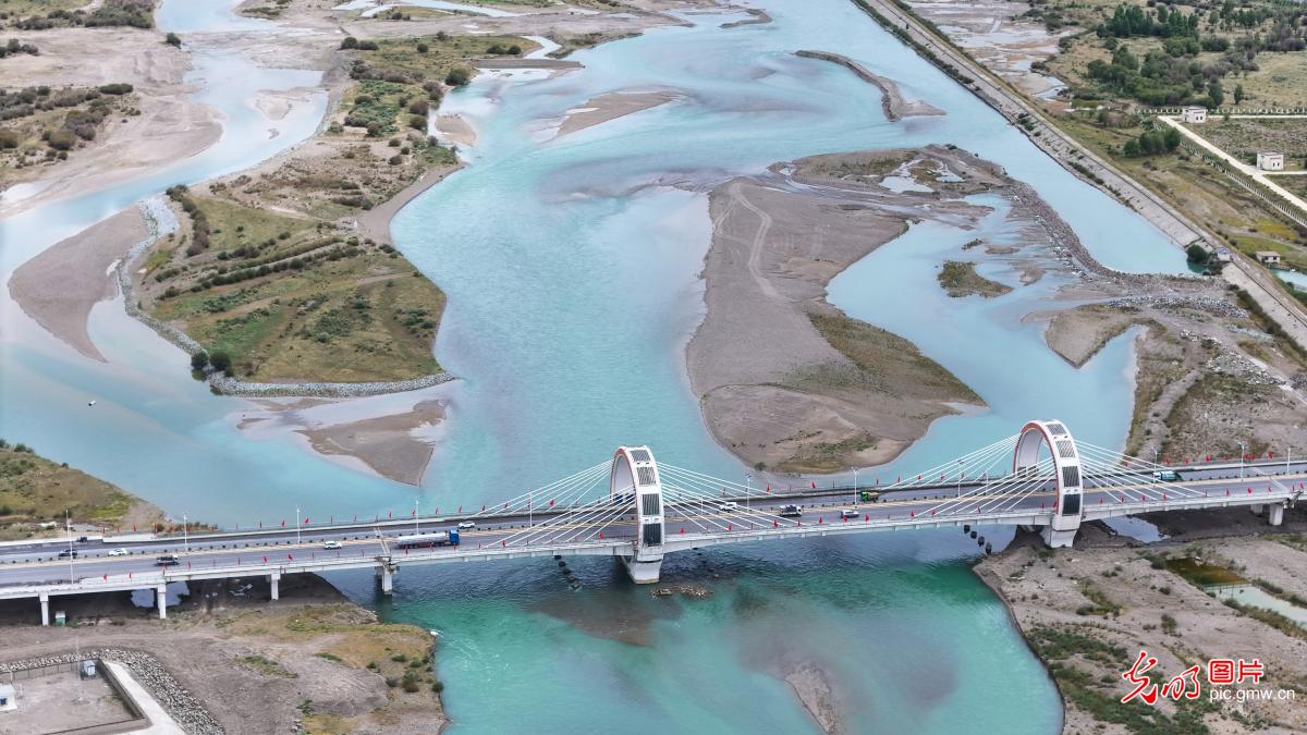 Lhasa River's majesty in SW China’s Tibet