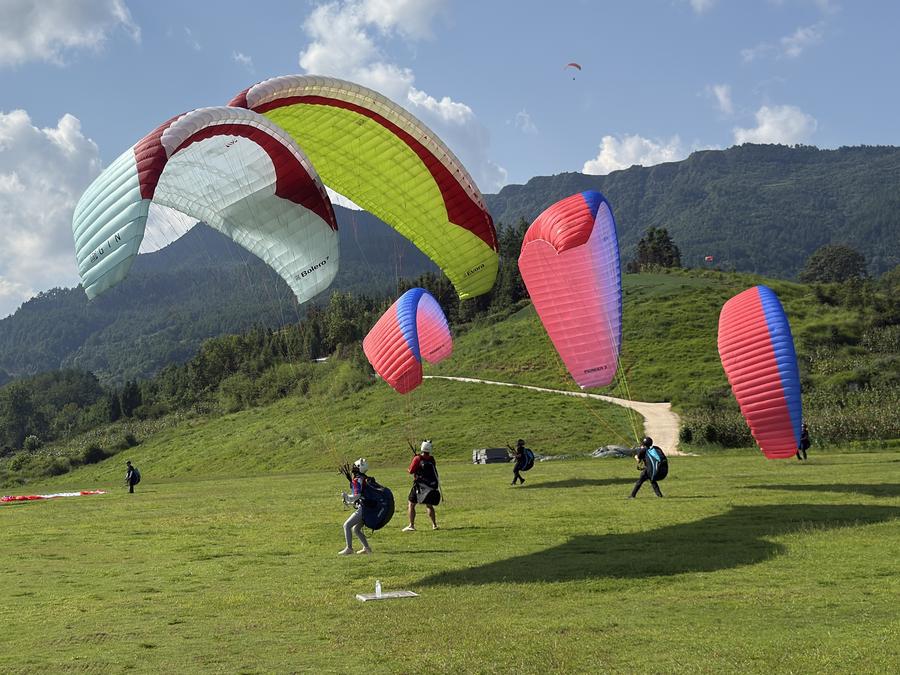 Karst terrain in southwest China offers sweet summer escape