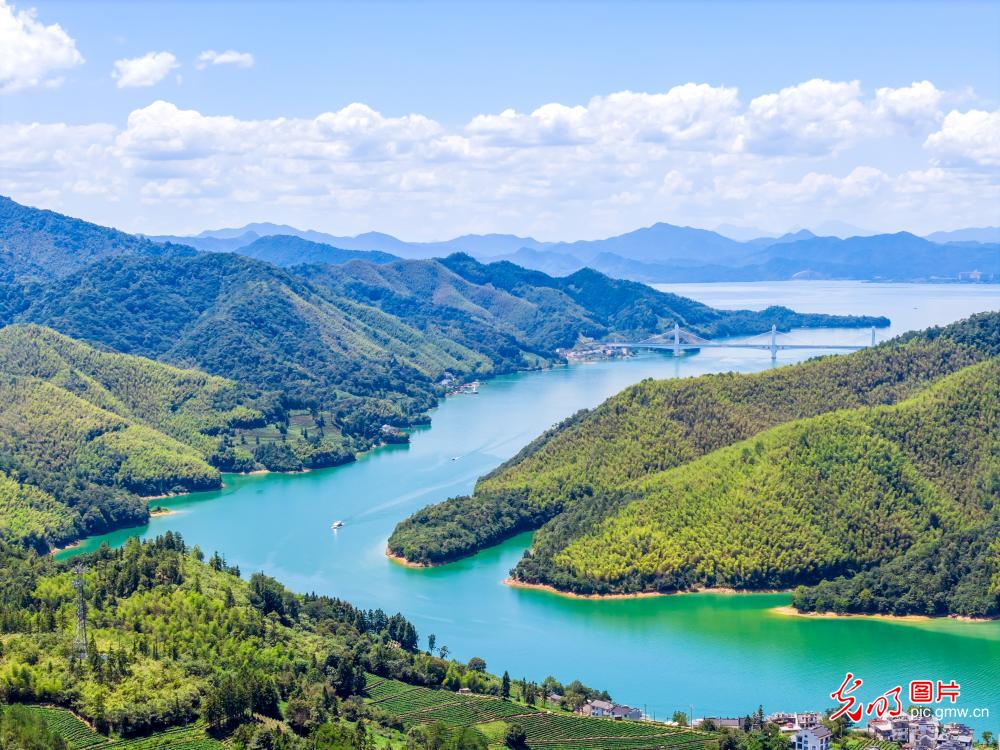 Scenic Beauty of Taiping Lake