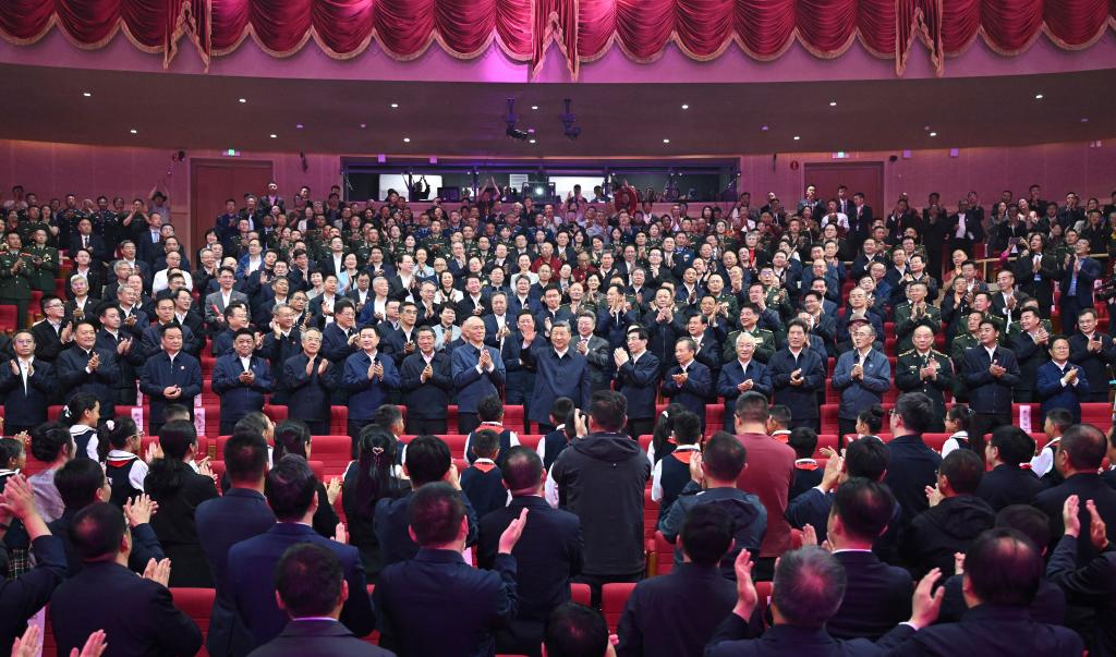 Xi attends gala marking 60th founding anniversary of Xizang Autonomous Region