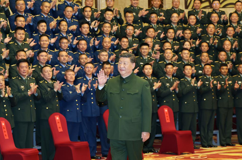 Xi urges concerted efforts for modernization when meeting representatives from across Xizang