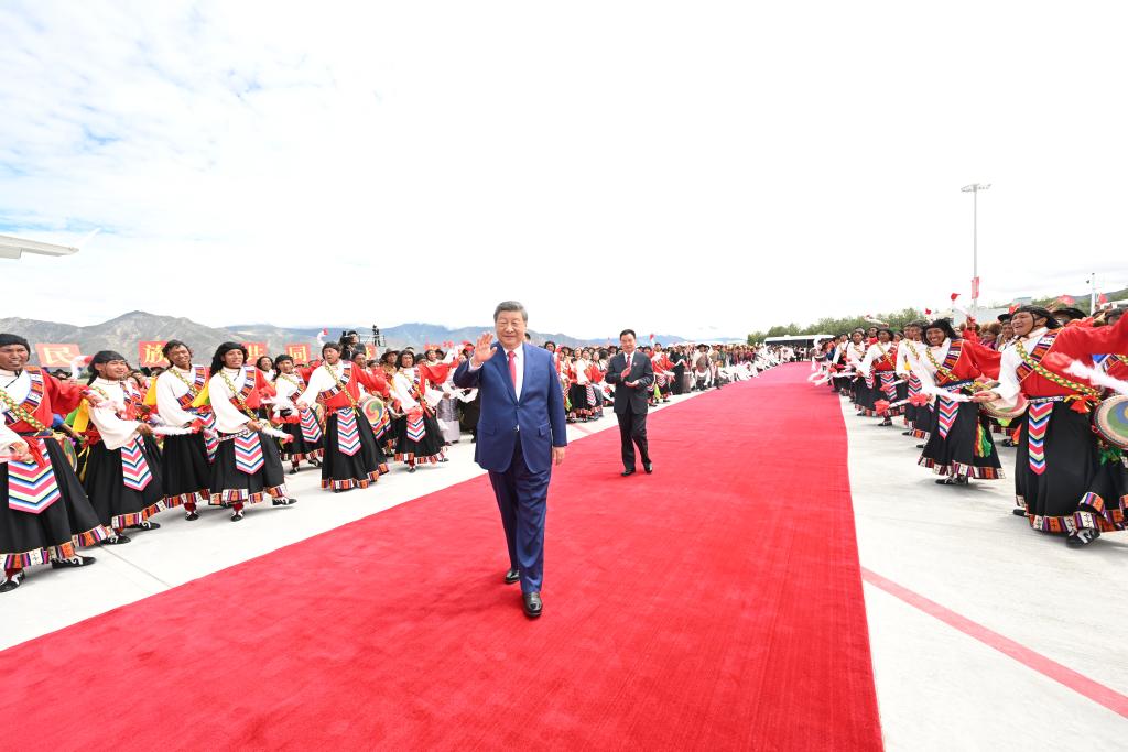 Xi leaves Xizang after attending region's 60th founding anniversary celebrations