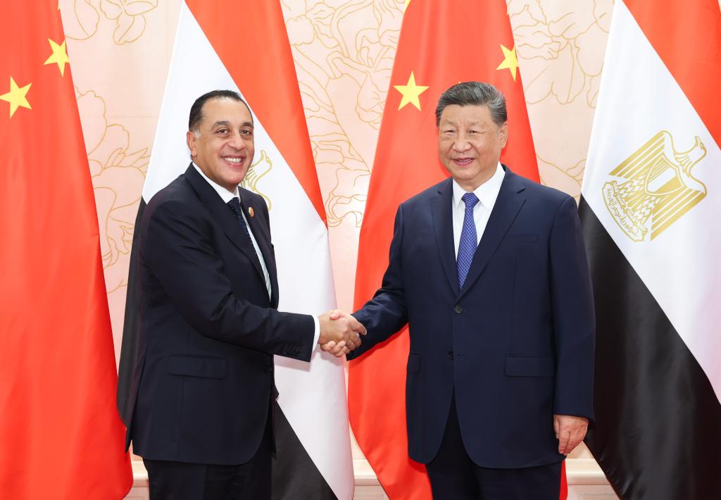 Xi meets Egyptian prime minister