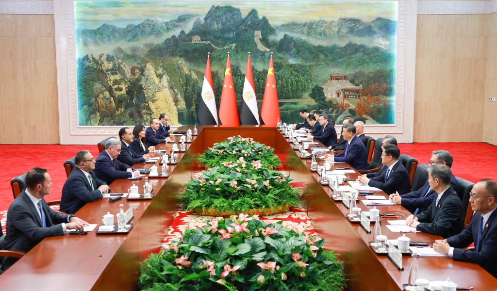 Xi meets Egyptian prime minister