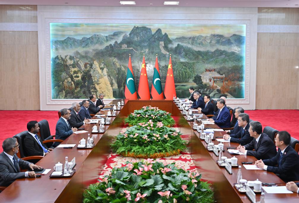 Xi meets Maldivian president