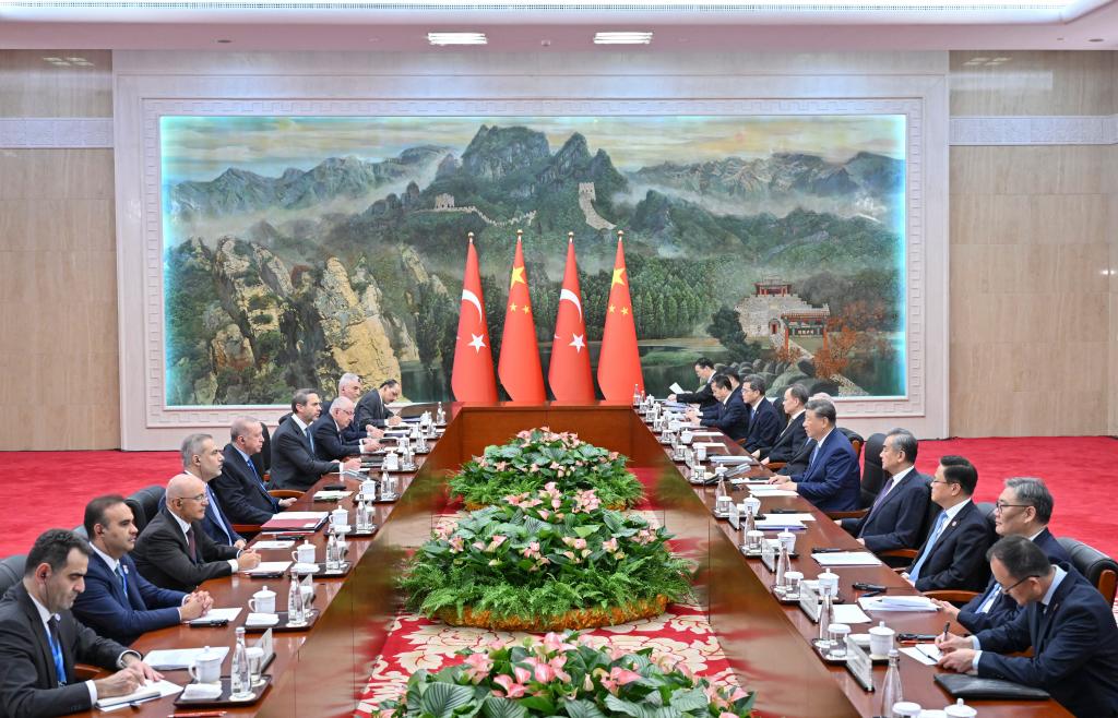 Xi meets Turkish president